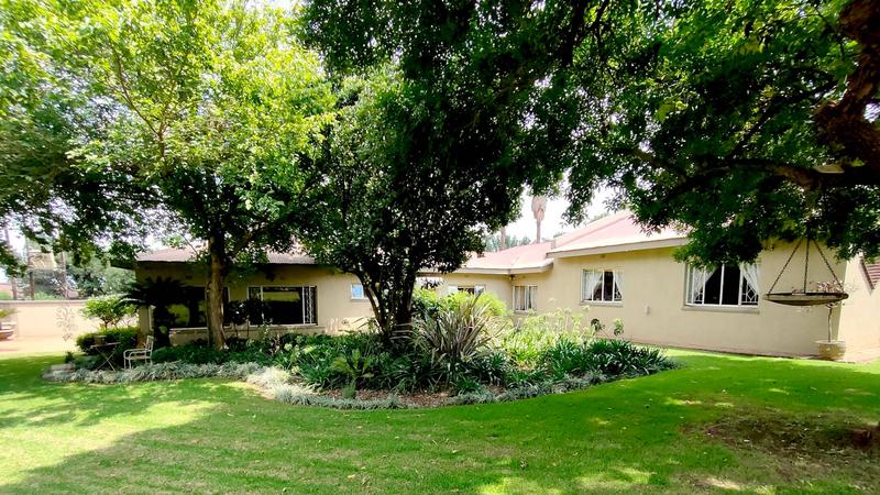 16 Bedroom Property for Sale in Middelburg Rural Eastern Cape